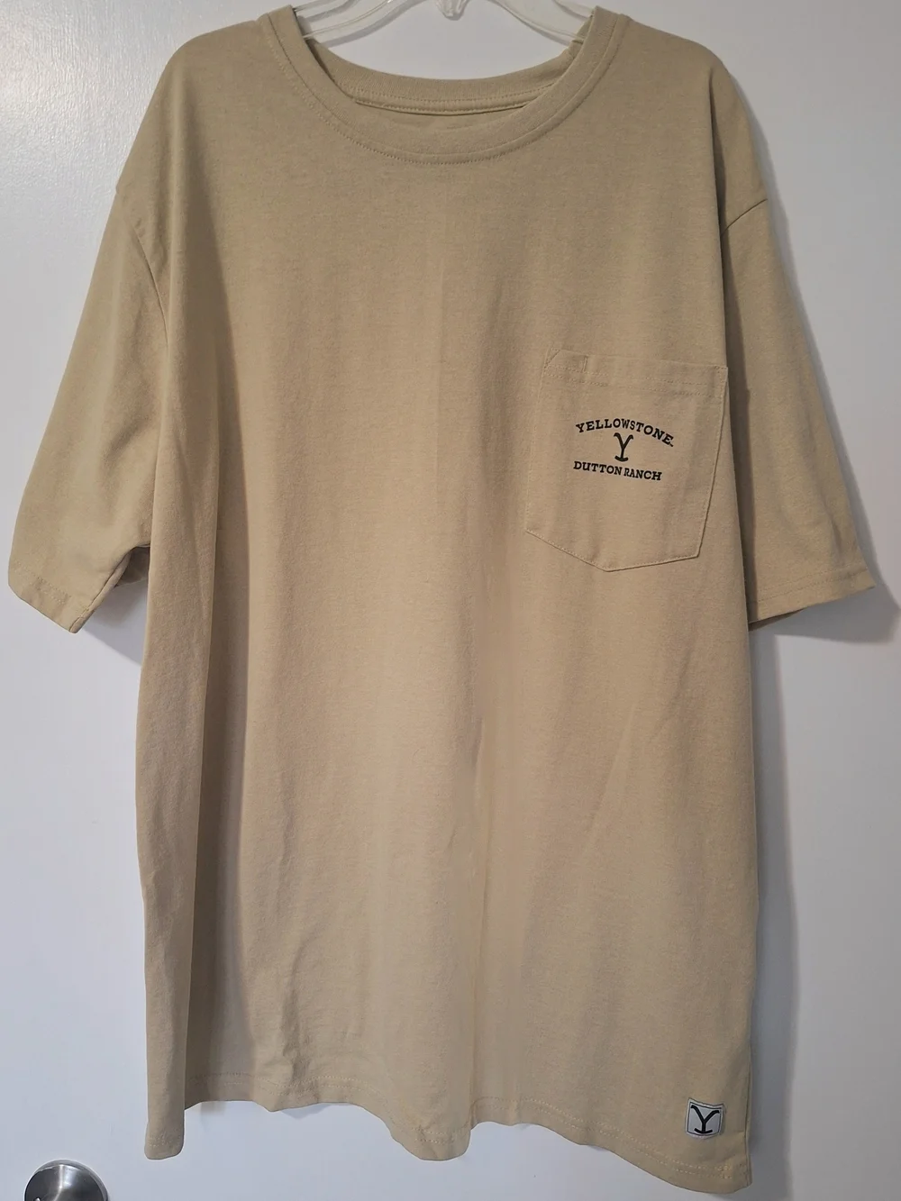 Yellowstone Dutton Ranch Short-Sleeve Sand Tee With Front Pocket